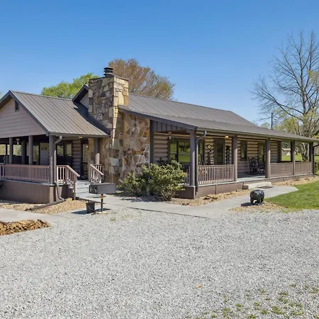 Log Haven Cozy Wears Valley Cabin With Hot Tub Game Room And Flat Yard For Dogs And Kids